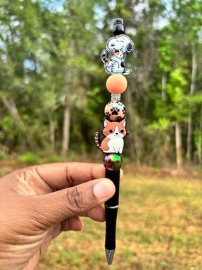 Snoopy With Cat Pen
